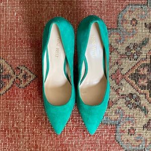 nine west green pointy toe heels!